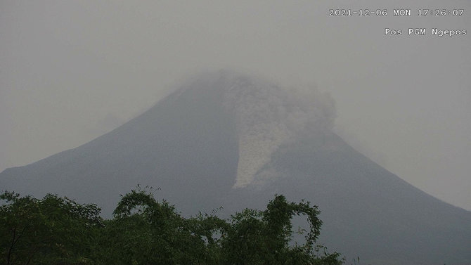 erupsi gunung merapi terbaru