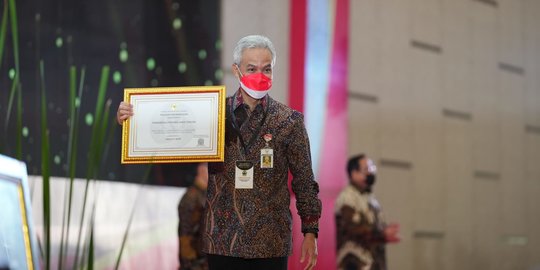 Gubernur Ganjar Sukses Bawa Pemprov Jateng Raih Anugerah Meritokrasi dari KASN