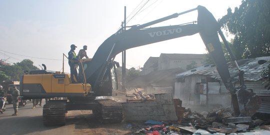 Exit Tol Cibitung-Cilincing Dilebarkan, 64 Bangunan Liar di Bekasi Digusur