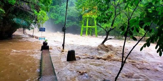 Air Terjun Taman Wisata Bantimurung Mendadak Keruh, Warga Dilarang Mendekat