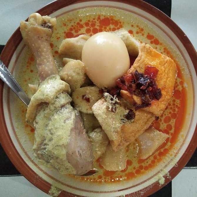 lontong lemprok