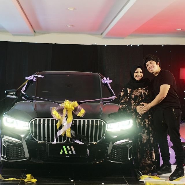 5 artis dapat kado ulang tahun spesial dari sang suami terbaru titi kamal