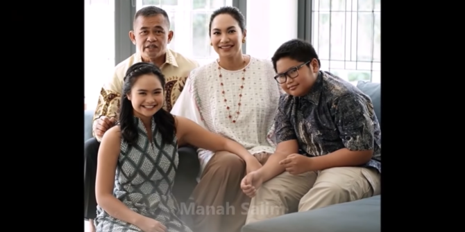 Potret Mayjen Maruli Simanjuntak Digendong Putra Bungsu, Bahagia di