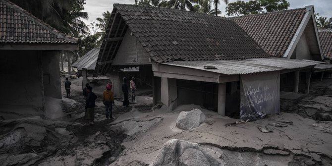 Update Korban Erupsi Gunung Semeru: 39 Orang Meninggal Dunia | Merdeka.com