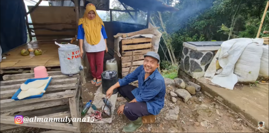 Kisah Warga Subang Buka Warung di Jalan Buntu Puncak Gunung, Fasilitas di Luar Dugaan