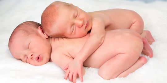 90 Nama Bayi Kembar Laki-Laki, Unik, Penuh Makna dan Kekinian Banget