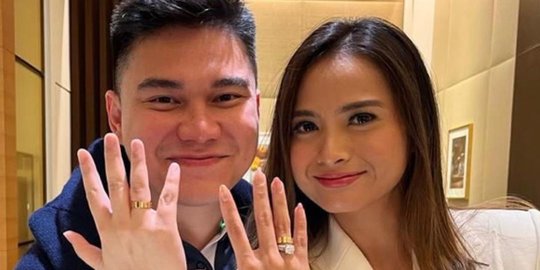 Potret Romantis Acha Septriasa dan Suami di Momen Anniversary Pernikahan ke-5