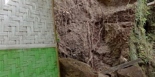 Longsor Terjang Pesantren di Lebak, Seorang Santri Meninggal Tertimpa Batu Cadas