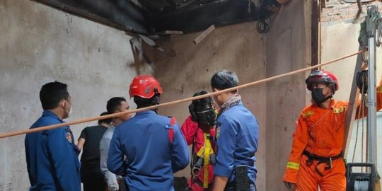 Setelah 11 Jam, Petugas Gulkarmat Berhasil Evakuasi Pekerja Tercebur Tangki Septik