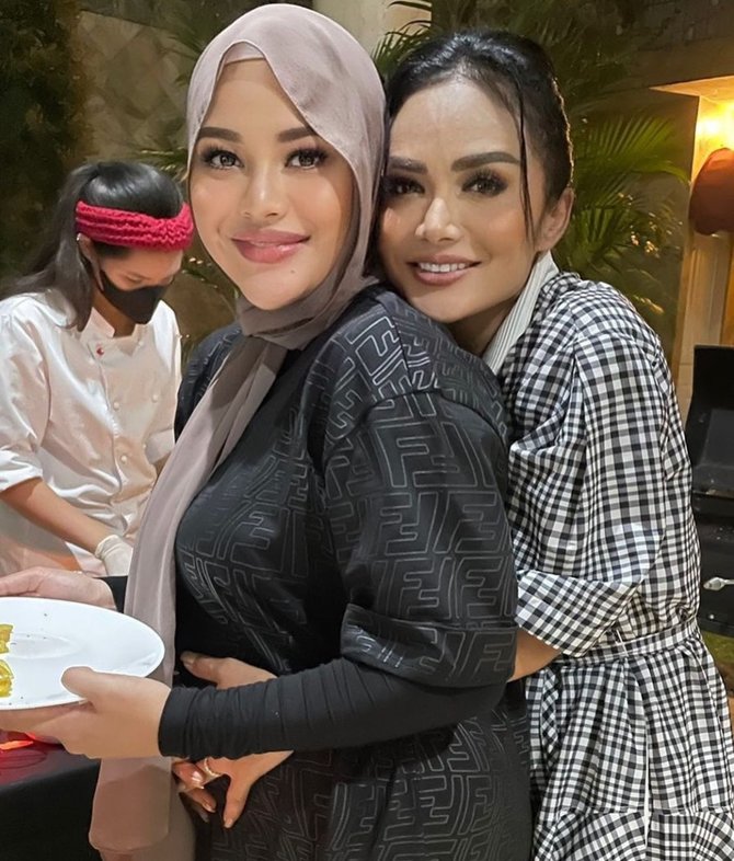 kumpul bareng ini momen kebersamaan aurel hermansyah bareng kd dan raul lemos