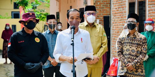 Presiden Jokowi Dijadwalkan Buka Vaksinasi Anak 6-11 Tahun Besok