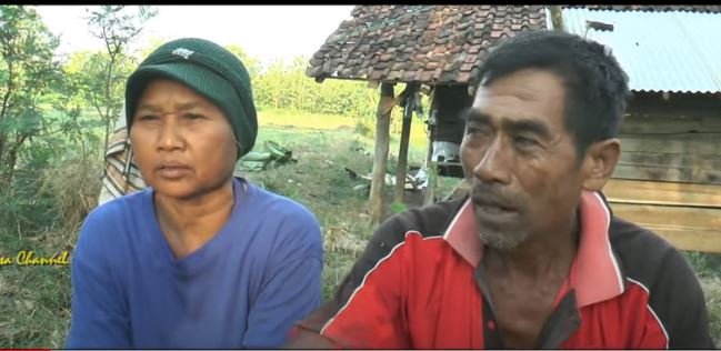 pasangan suami istri di rembang tinggal di hutan