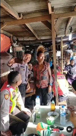 aksi polisi ngefans sama anak punk bikin 039gaduh039