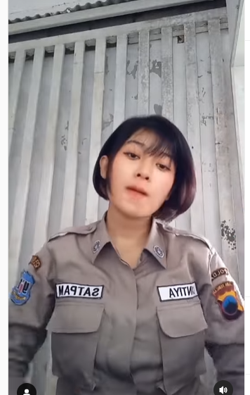 Tak Kalah Sama Polwan Kenalkan Satpam Cantik Ini Punya Paras Ayu And Imut Banget