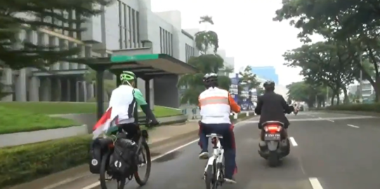 Cerita di Balik Warga Tangsel Naik Haji Pakai Sepeda, Pernah Gowes ke Surabaya