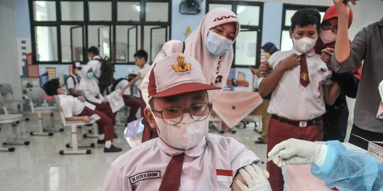 bisa dilakukan saat anak disuntik