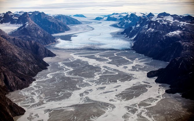 gletser sermeq yang mencair di greenland