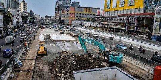 Memantau Progres Pembangunan MRT Fase 2 Glodok-Kota