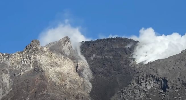 kubah lava merapi makin membesar