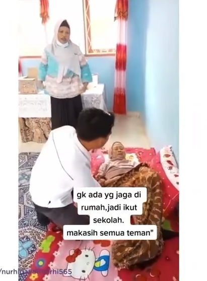 kerja sambil menjaga ibu yang stroke