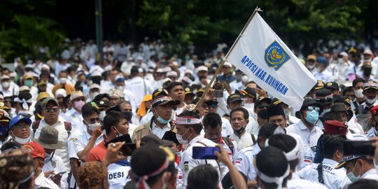 Aksi Demo Kepala Desa di Monas