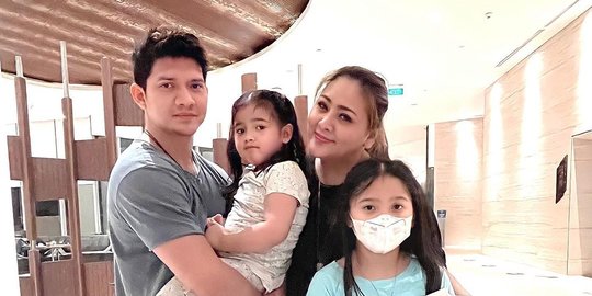 Potret Iko Uwais Kembali Bersama Keluarga Usai Jalani Syuting 'The Expendables 4'