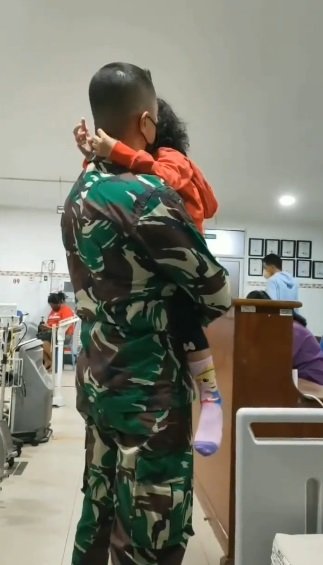 prajurit tni izin pulang dikarenakan anak demam