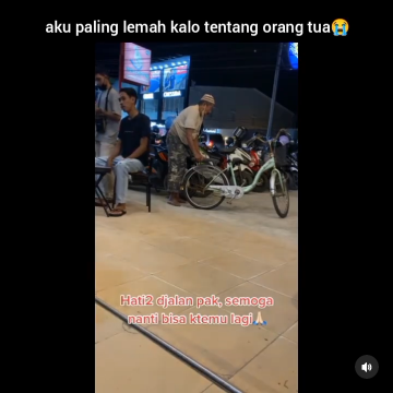 sikap pemuda didekati bapak bapak asing tuai pujian