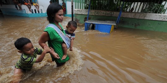 Kali Pesanggrahan Meluap, Kampung Baru Jaksel Banjir