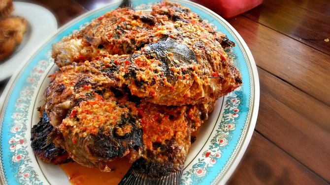 ikan bumbu rujak