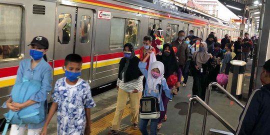 KAI Commuter Tak Operasikan Kereta Tambahan Pada Malam Pergantian Tahun