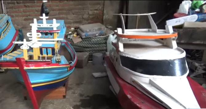 warga kabupaten batang ciptakan miniatur kapal remote control