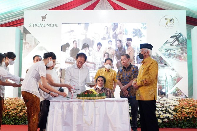 sido muncul gelar syukuran pembangunan riset center dan museum jamu