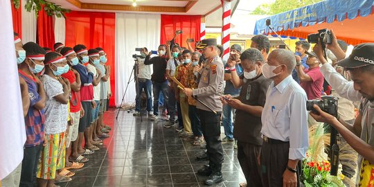 KST Ambaidiru Distrik Kosiwo Menyerahkan Diri ke NKRI