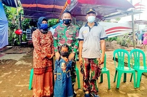 pria lamongan buat pesawat rakitan