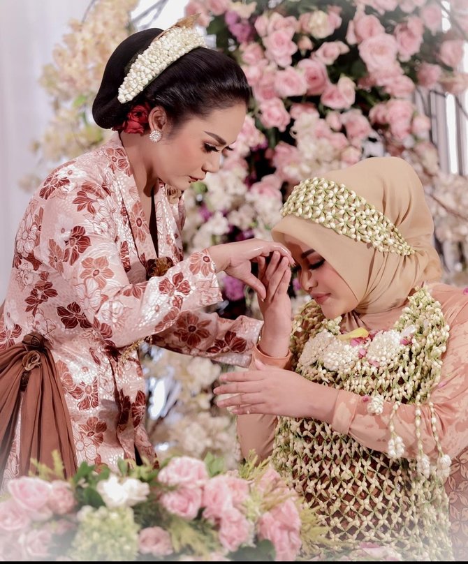 digelar mewah ini potret tujuh bulanan aurel hermansyah