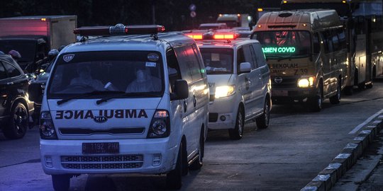 Viral Video Pemotor Ditilang saat Buka Jalan Ambulans, Begini Penjelasan Polisi