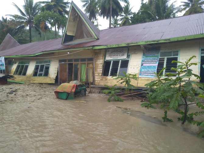 banjir di mandailing natal