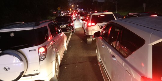 Tol Jakarta-Cikampek Padat, Polisi Sempat Terapkan Contraflow