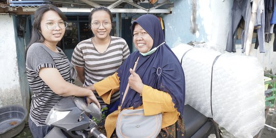 Kisah Ibu Yuni, Hidupi Keluarga dan Besarkan Anak di Tengah Keterbatasan