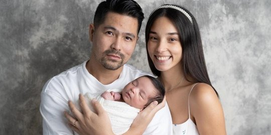 Potret Ganteng Baby Aizen Anak Erick Iskandar dan Vanessa yang Blasteran Brazil