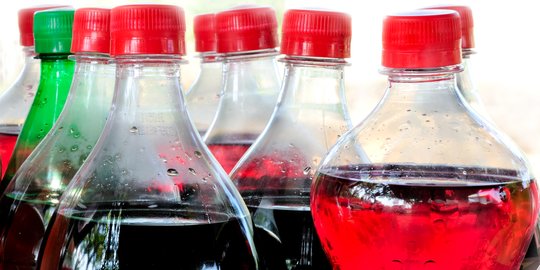 Pemerintah Bakal Terapkan Cukai Plastik dan Minuman Bersoda di 2022?