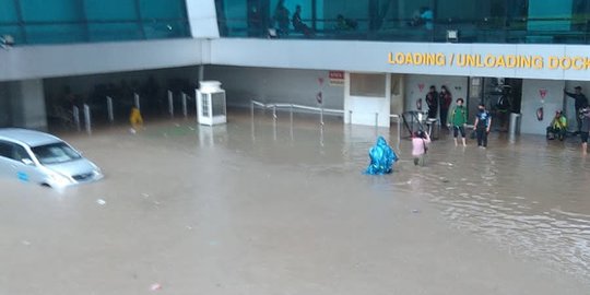 Hujan Deras, Bandara Soekarno-Hatta Banjir