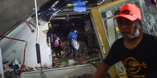 Aksi Warga Jarah Supermarket di Tengah Banjir Malaysia