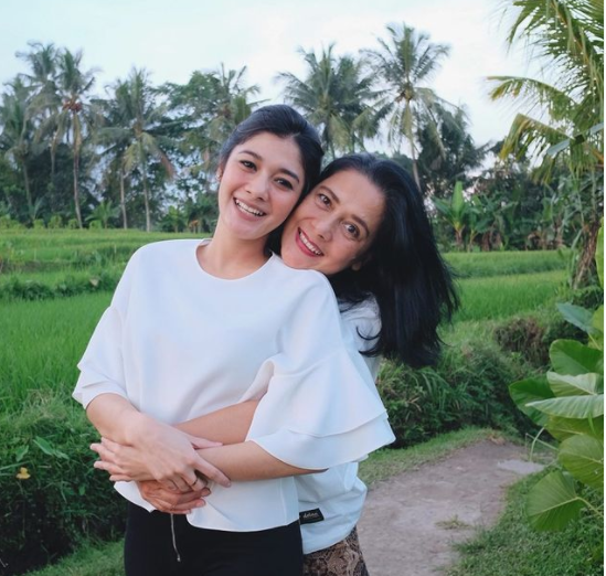 jadi teman curhat intip potret kebersamaan naysila mirdad bareng sang ibunda