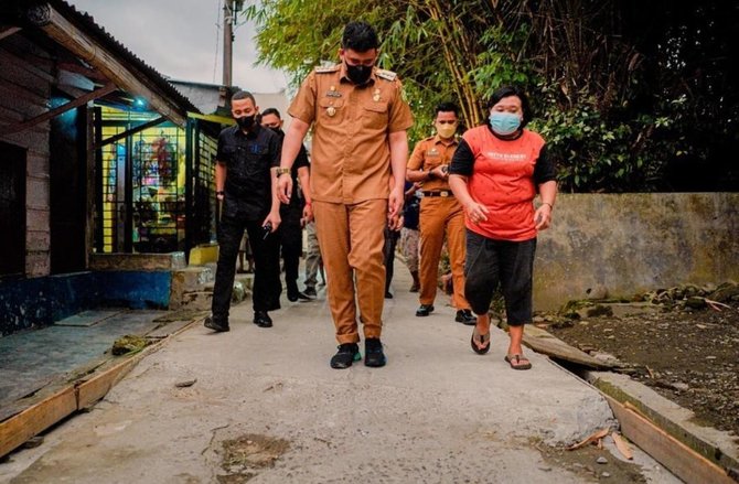 warga keluhkan pembetonan jalan yang 039asal jadi039 begini respons wali kota medan