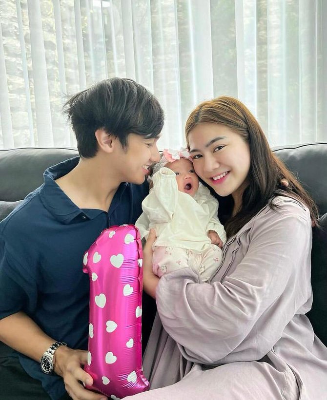 artis yang pertama kali rayakan hari ibu sebagai seorang ibu