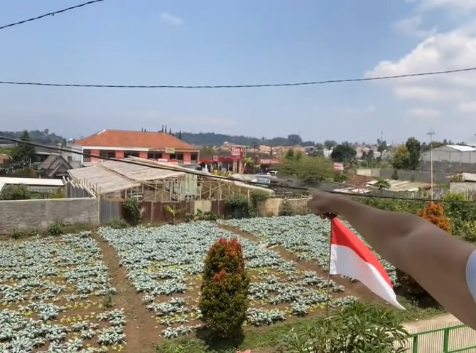 kental nuansa bali ini 6 potret rumah ade rai di bandung