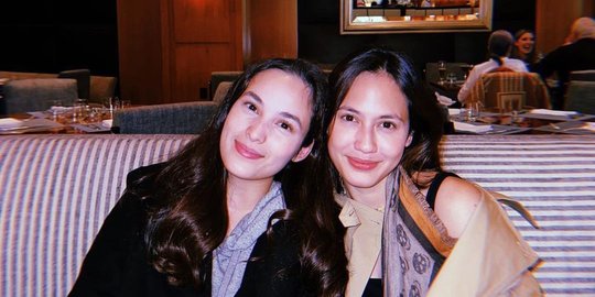 Potret Pevita Pearce & Chelsea Islan Bertemu di Amerika, Penampilannya Curi Perhatian