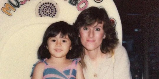 Intip Potret Lawas Wulan Guritno dan Ibunda yang Berdarah Inggris, Mirip Lady Diana